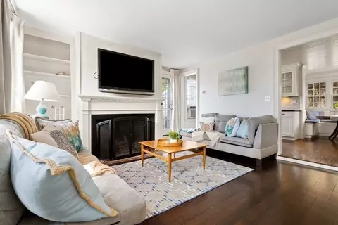 25 Summer St, Marblehead, MA 01945 photo 12