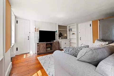 25 Summer St, Marblehead, MA 01945 photo 5