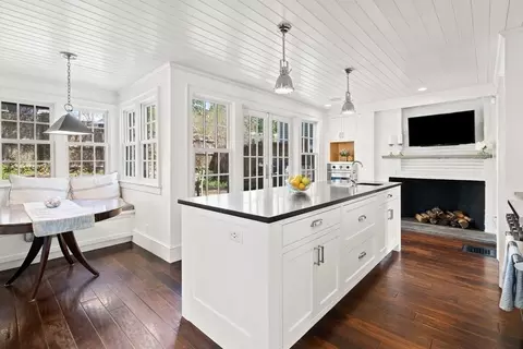 25 Summer St, Marblehead, MA 01945 photo 16