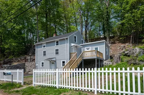 32 High St, Millbury, MA 01527
