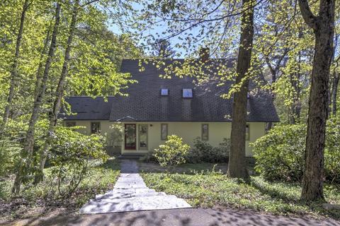 297 Shutesbury Rd, Amherst, MA 01002