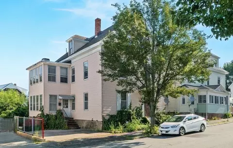 39 Pond St, Beverly, MA 01915 photo 1