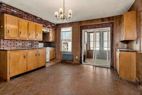 39 Pond St, Beverly, MA 01915 photo 9