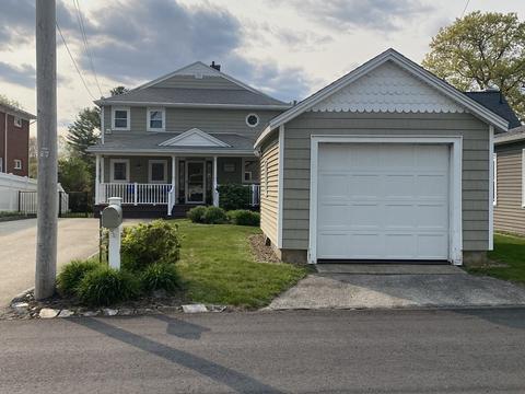 100 Union Point Rd, Webster, MA 01570