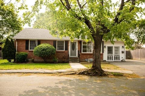 37 Chipman Rd, Beverly, MA 01915 photo 1