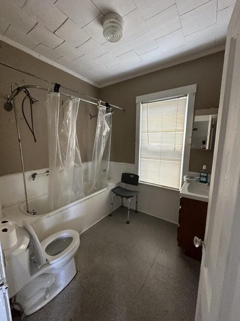 27 Weybosset St, Fall River, MA 02723 photo 9