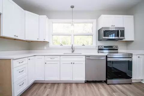 5 Bush St, Wareham, MA 02532 photo 4