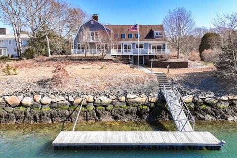 23 Five Gate Ln, Falmouth, MA 02556