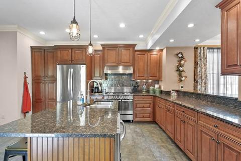 349 Hamilton St, Worcester, MA 01604 photo 13