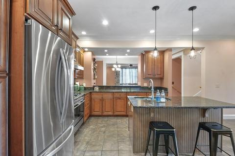 349 Hamilton St, Worcester, MA 01604 photo 12
