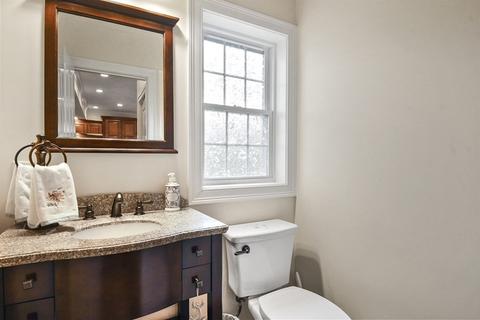 349 Hamilton St, Worcester, MA 01604 photo 17