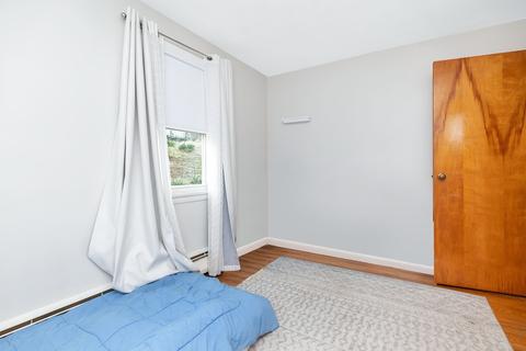 68 Hearthstone Ter, Chicopee, MA 01020 photo 20