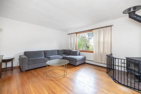 68 Hearthstone Ter, Chicopee, MA 01020 photo 4