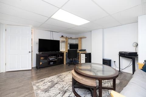 68 Hearthstone Ter, Chicopee, MA 01020 photo 25