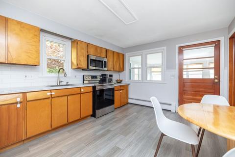 68 Hearthstone Ter, Chicopee, MA 01020 photo 8