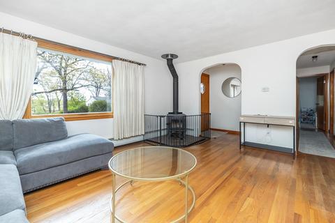 68 Hearthstone Ter, Chicopee, MA 01020 photo 6