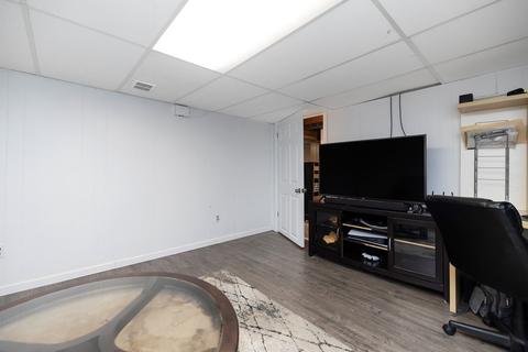 68 Hearthstone Ter, Chicopee, MA 01020 photo 26