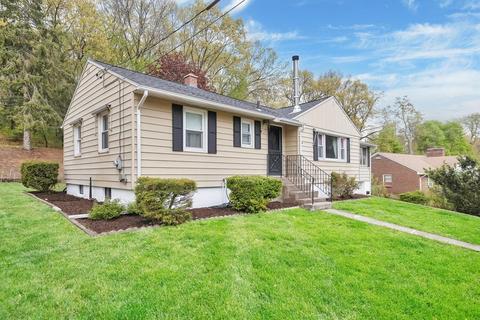 68 Hearthstone Ter, Chicopee, MA 01020 photo 2
