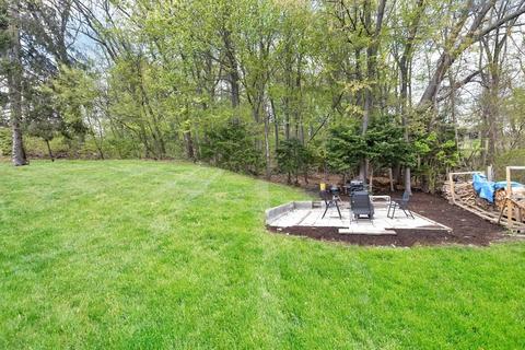 68 Hearthstone Ter, Chicopee, MA 01020 photo 32