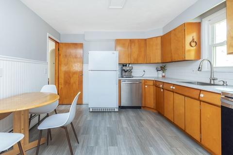 68 Hearthstone Ter, Chicopee, MA 01020 photo 10