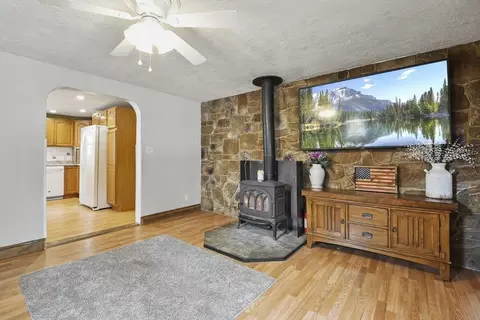 9 Benham St, Worcester, MA 01604 photo 4