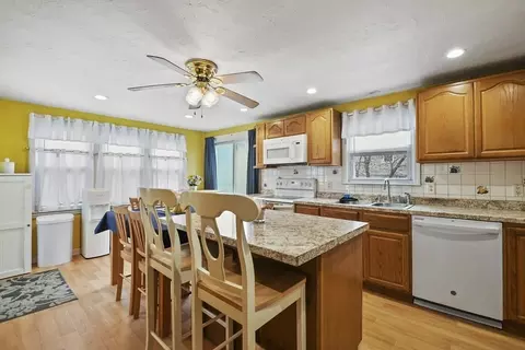 9 Benham St, Worcester, MA 01604 photo 7