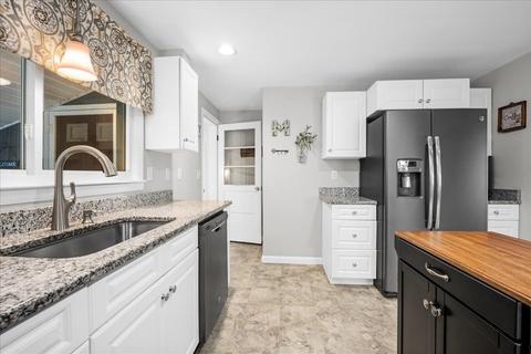 94 Standish St, Worcester, MA 01604 photo 7