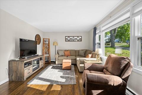 94 Standish St, Worcester, MA 01604 photo 9