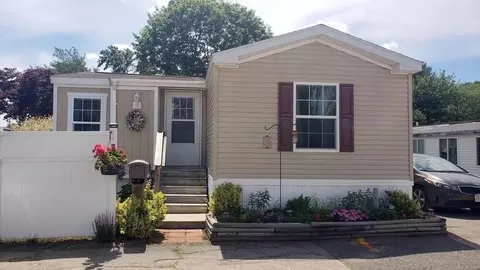 130 E Washington St #77, North Attleboro, MA 02760