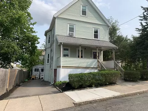 129 Walnut St, Everett, MA 02149 photo 2
