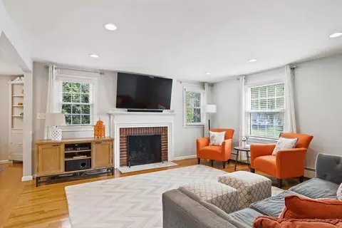 11 Marshall Rd, Natick, MA 01760 photo 3