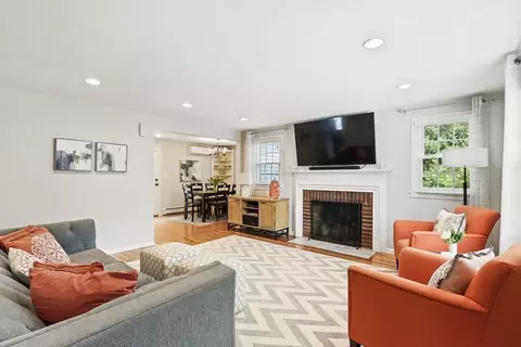 11 Marshall Rd, Natick, MA 01760 photo 2