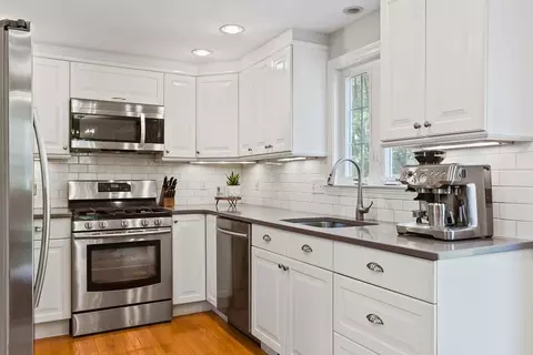 11 Marshall Rd, Natick, MA 01760 photo 4