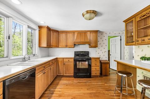 4 Bradley Park Dr, Hingham, MA 02043 photo 5