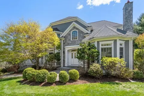 74 Carter Dr, Framingham, MA 01701 photo 1