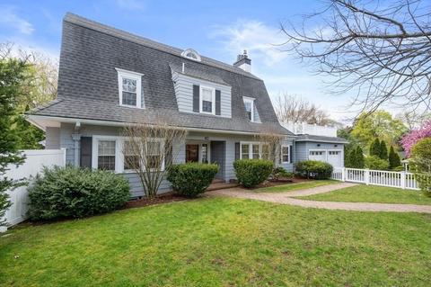 1684 Commonwealth Ave, Newton, MA 02465