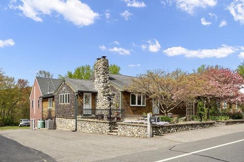 428 Pelham St, Methuen, MA 01844