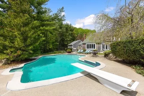 21 Berkley Cir, Hingham, MA 02043 photo 24