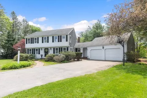 21 Berkley Cir, Hingham, MA 02043 photo 2