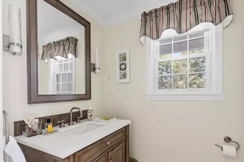 21 Berkley Cir, Hingham, MA 02043 photo 13