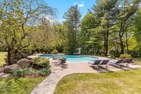21 Berkley Cir, Hingham, MA 02043 photo 22