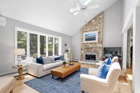 21 Berkley Cir, Hingham, MA 02043 photo 5