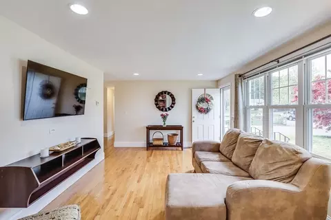 16 Wren Ter, Wareham, MA 02571 photo 2