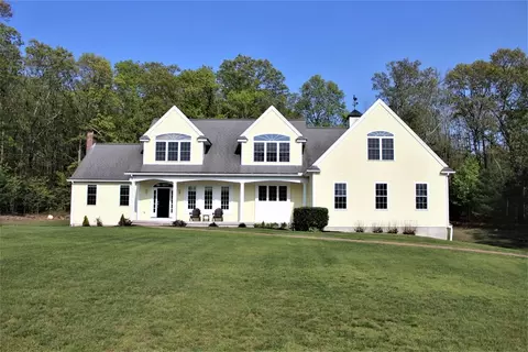 36 Bow St, Plainville, MA 02762