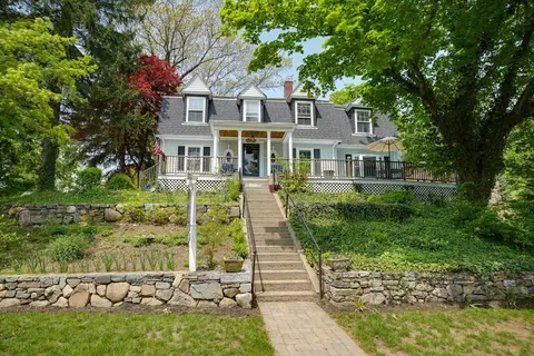 17 Park Rd, Franklin, MA 02038