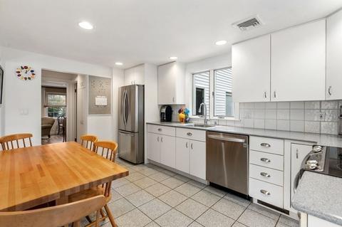 12 Lois Ln, Needham, MA 02492 photo 3