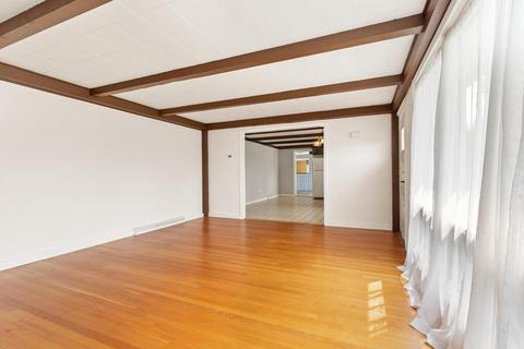 16 Juniper St, Lowell, MA 01852 photo 9