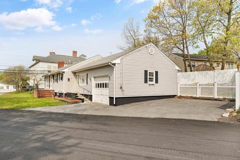 16 Juniper St, Lowell, MA 01852 photo 5