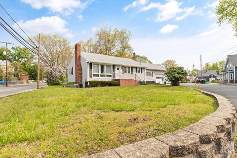 16 Juniper St, Lowell, MA 01852 photo 3