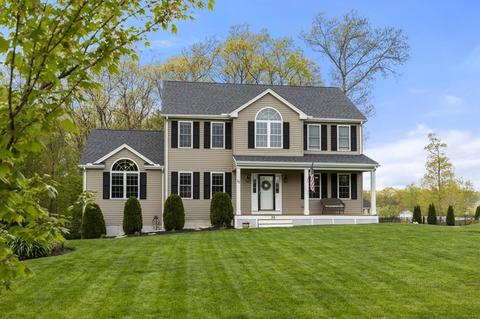 35 Noble St, Dudley, MA 01571